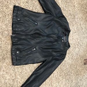 From Lebby Collection, the color is black and the size is XL